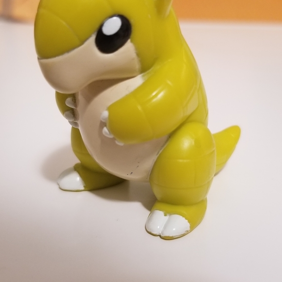 1999 Pokémon Sandshrew Toy/Keychain - Picture 3 of 4